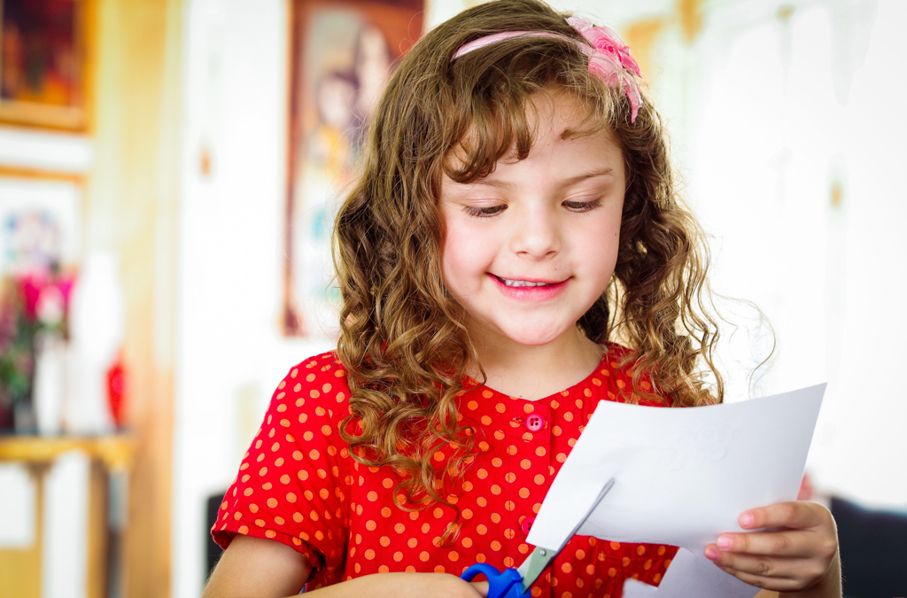 Teaching children to use scissors safely